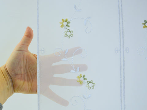 Cliprollo Blume grün / weiß bestickt Höhe 145cm nach Maß Scheibengardine